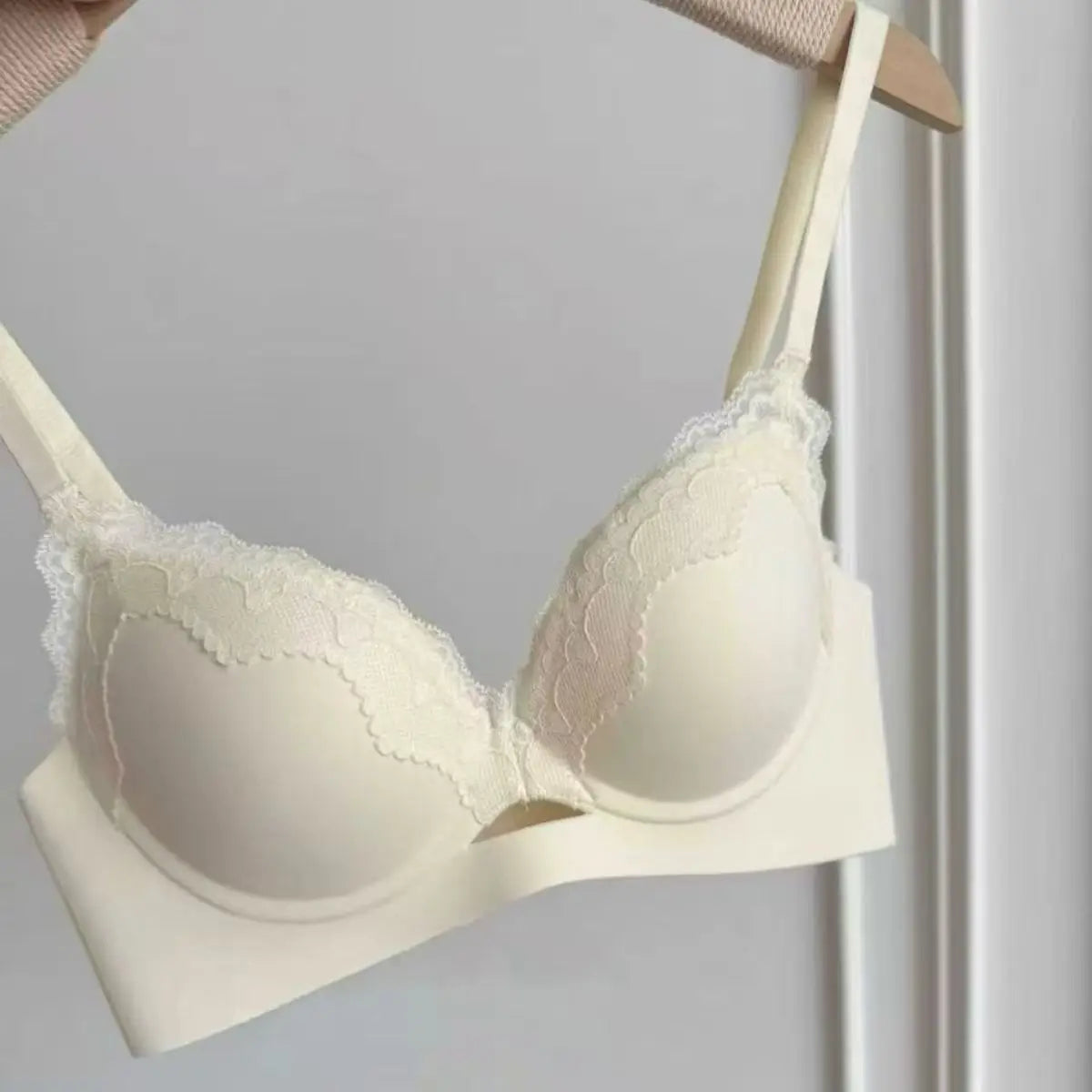 Lingerie for girls in the French style - gathers to show off large, delicate lace - comfortable bra