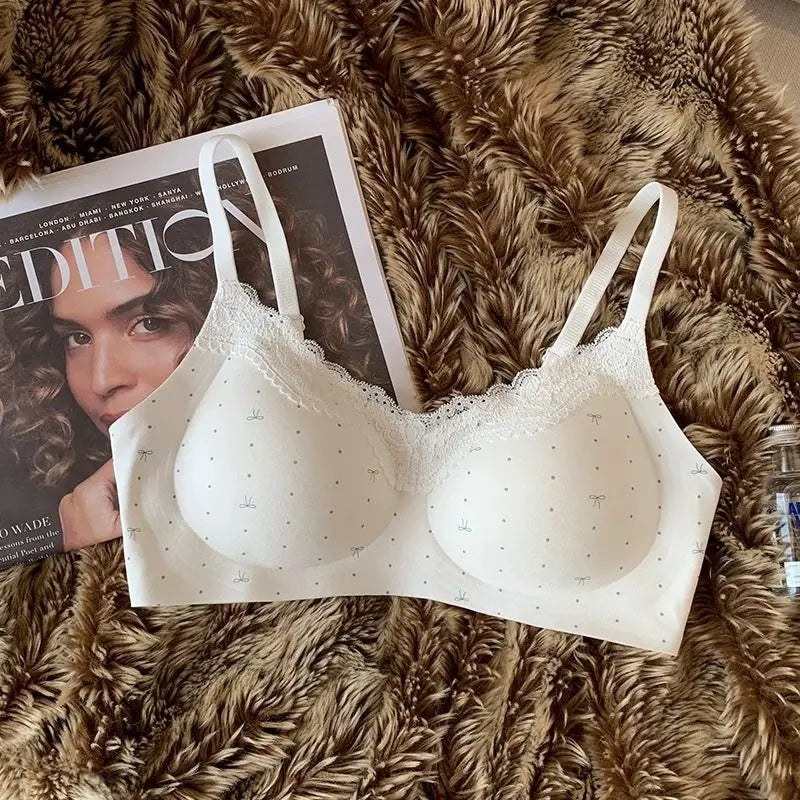 Non-Padded Lace Bra Size M-XXL, Sexy Push Up Style for Women, Comfortable Wireless Bralette AB