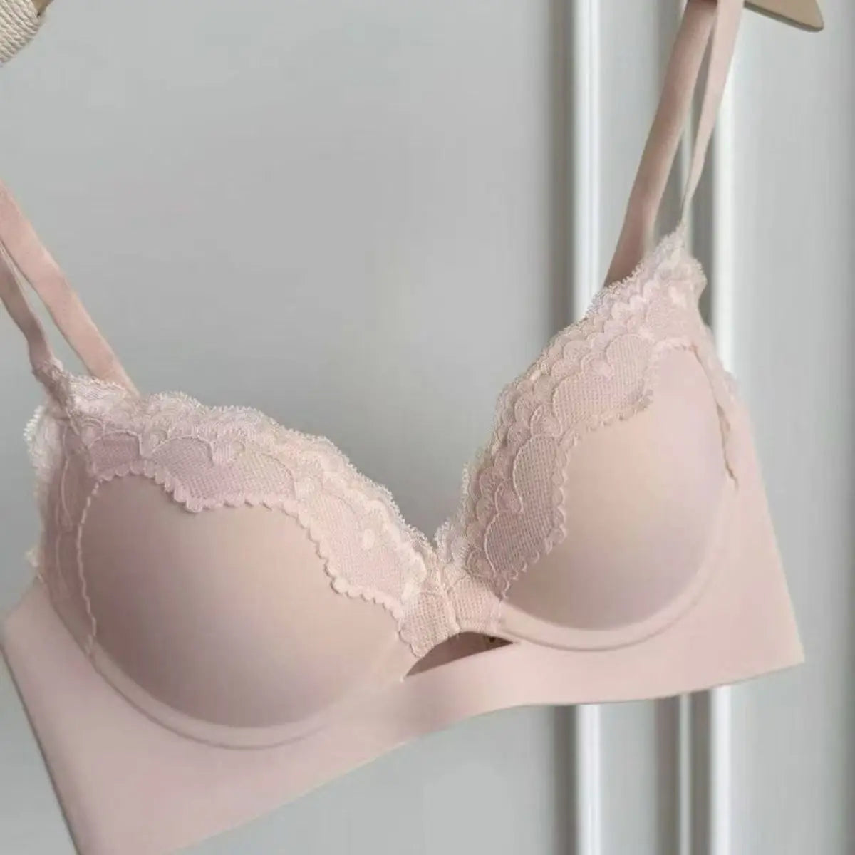 Lingerie for girls in the French style - gathers to show off large, delicate lace - comfortable bra