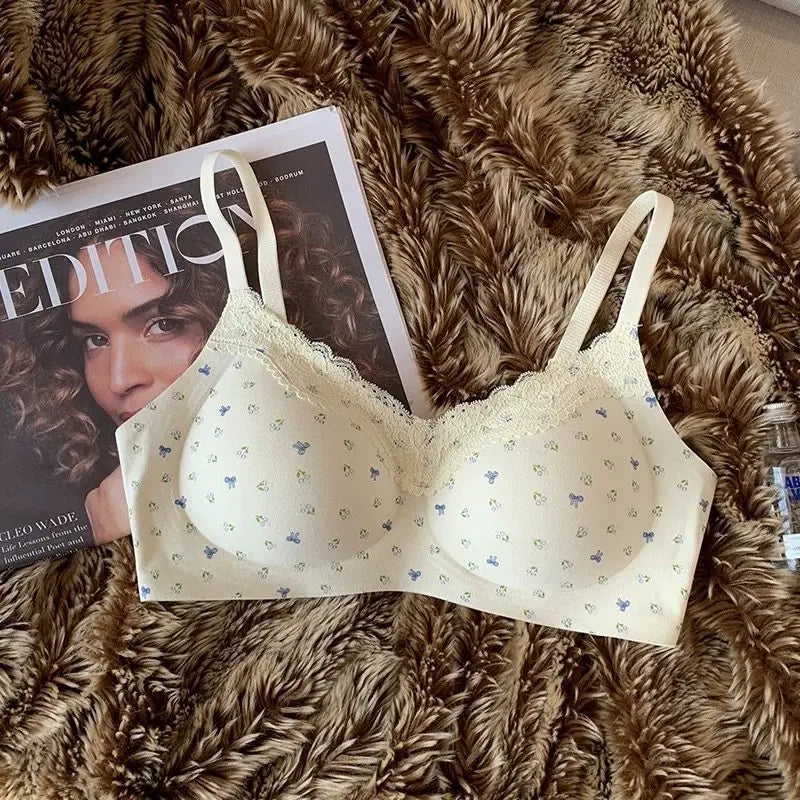 Non-Padded Lace Bra Size M-XXL, Sexy Push Up Style for Women, Comfortable Wireless Bralette AB