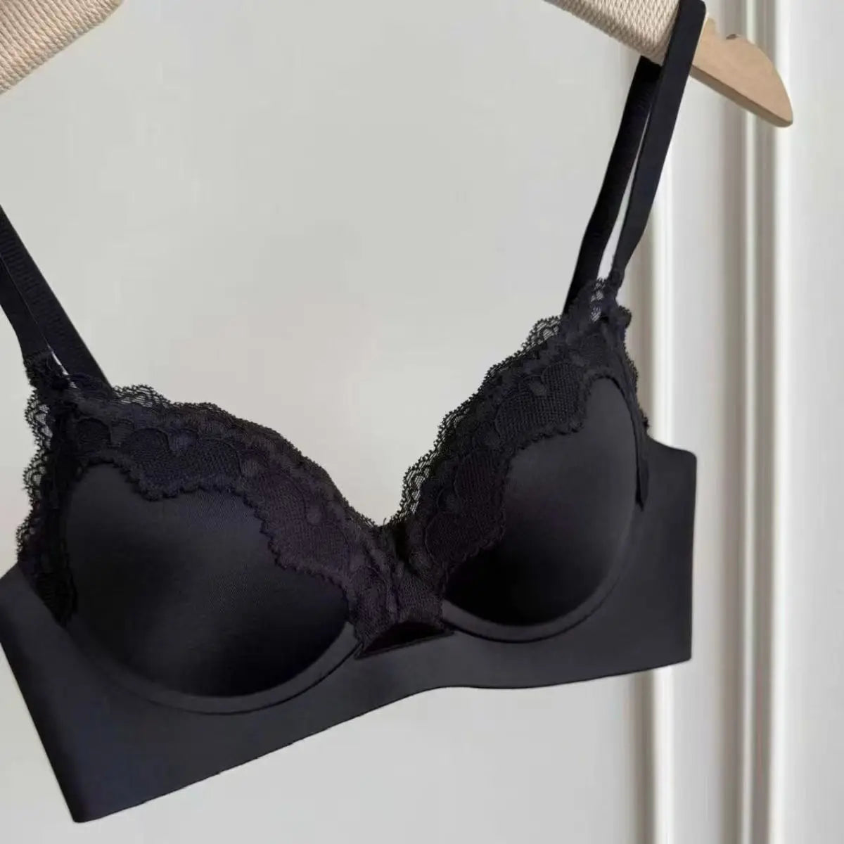 Lingerie for girls in the French style - gathers to show off large, delicate lace - comfortable bra