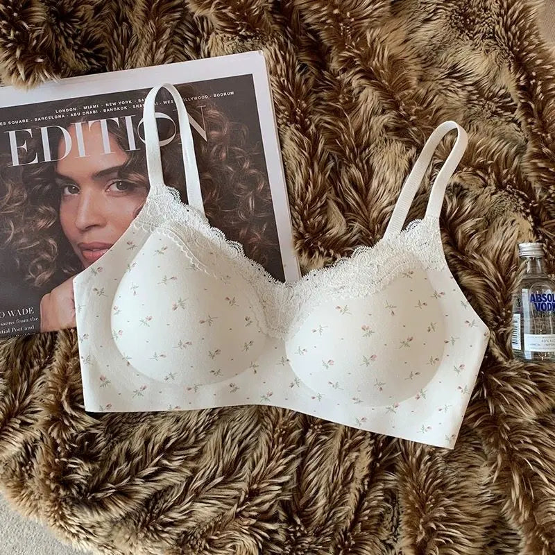 Non-Padded Lace Bra Size M-XXL, Sexy Push Up Style for Women, Comfortable Wireless Bralette AB