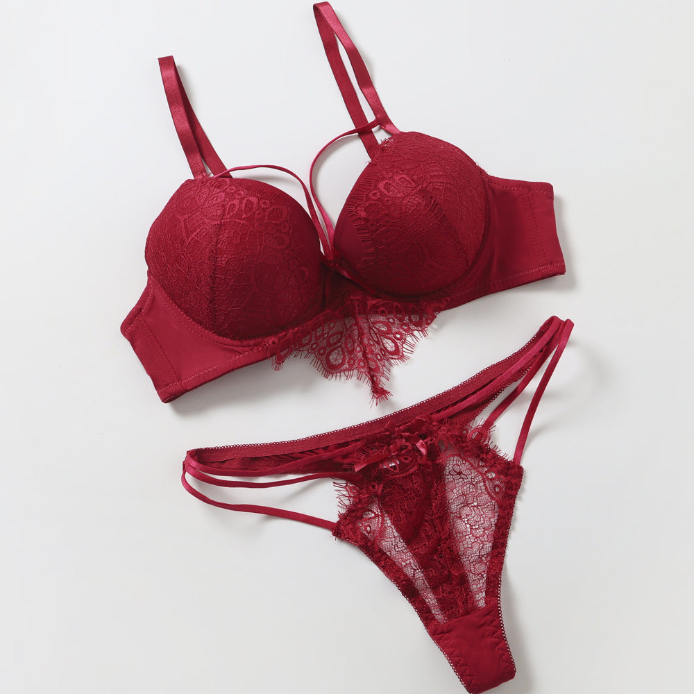 Ensemble lingerie française rouge — Dentelle gainante